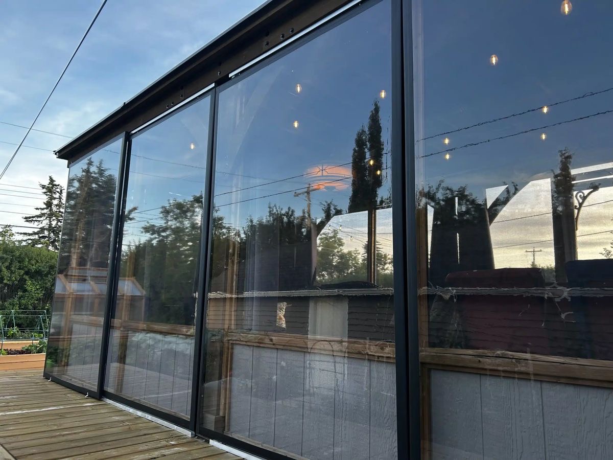 Osłona pergoli z elastycznych paneli pcv 